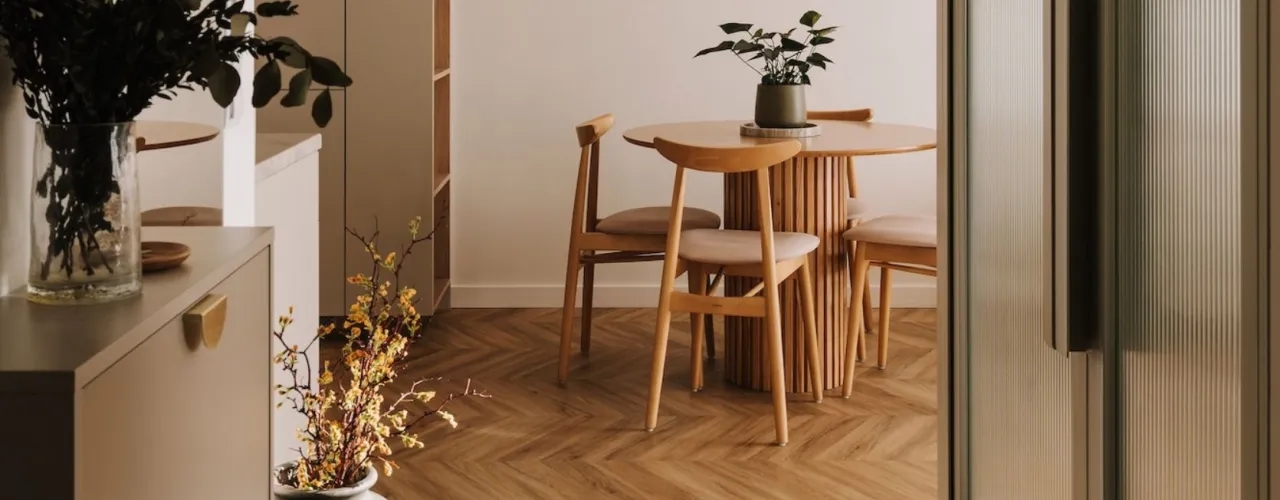 Najlepsza podłoga do mieszkania w bloku – uniknij kosztownych błędów