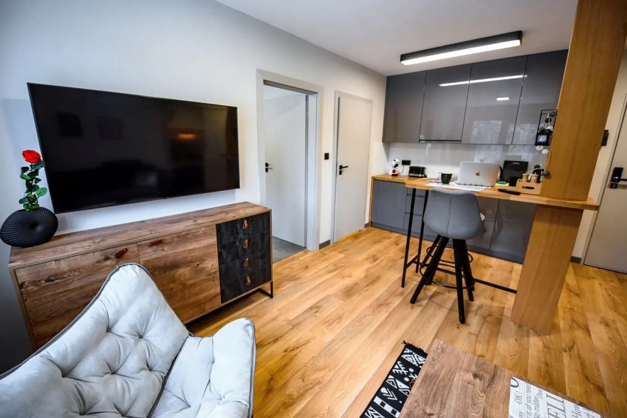 Apartament typu deluxe co to znaczy? Poznaj cechy i różnice