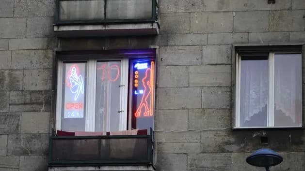 Jak skutecznie pozbyć się agencji towarzyskiej w bloku?