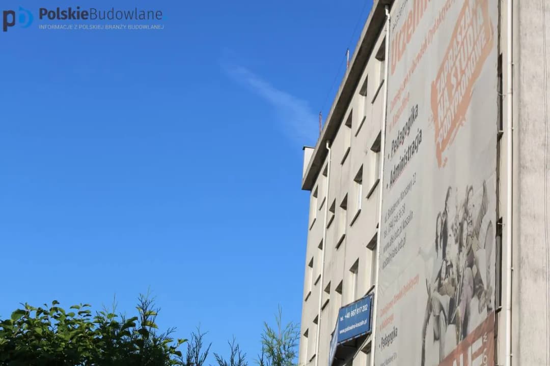 Ile kosztuje reklama na budynku? Poznaj ukryte koszty i czynniki wpływające na ceny