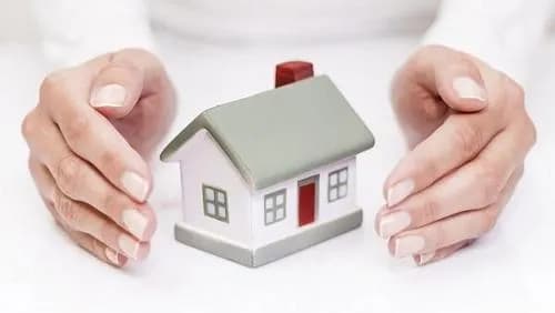 Ile kosztuje ubezpieczenie mieszkania w bloku? Sprawdź, co wpływa na cenę