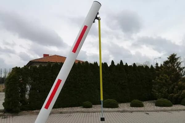 Jak zrobić szlaban na działkę - proste kroki i cenne wskazówki